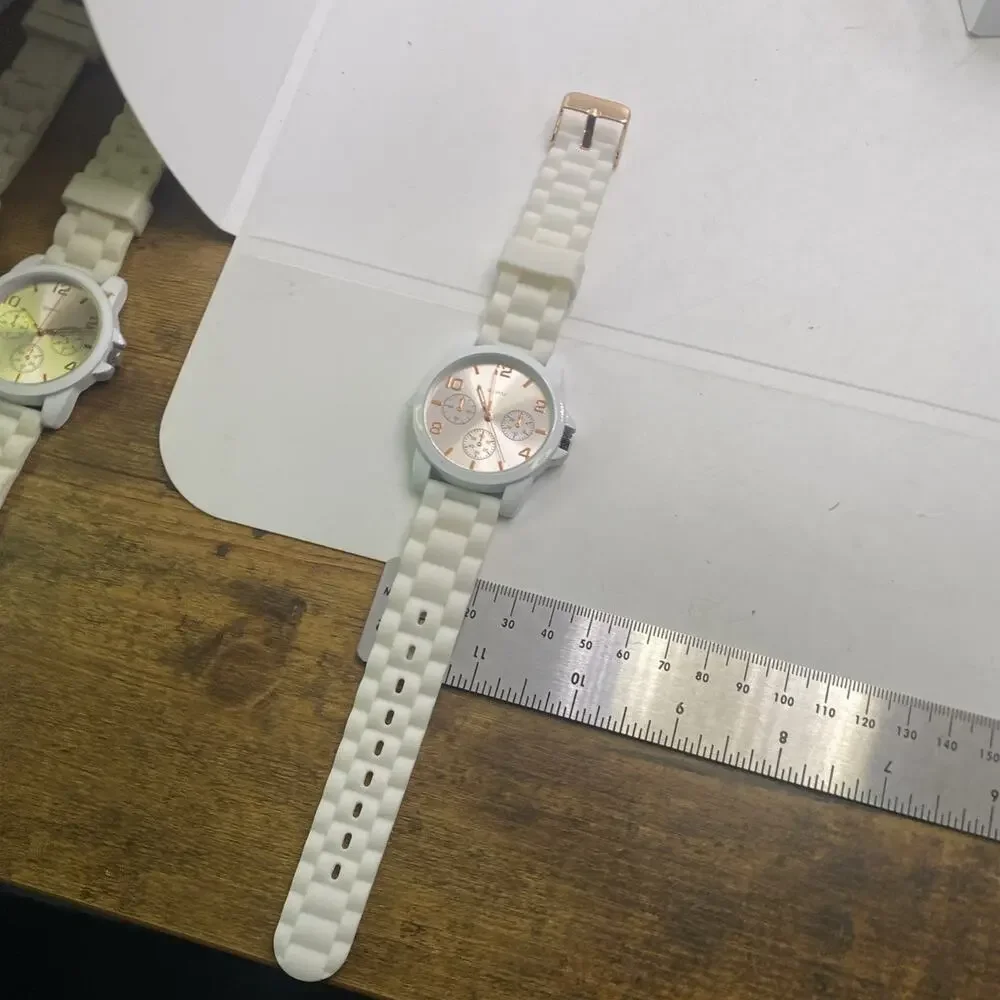 Womens White Rubber Fashion Quartz Watch New Battery